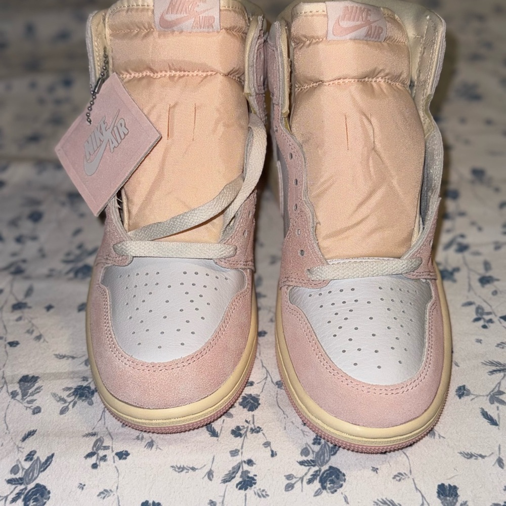 Women’s Jordan 1s Pink/White